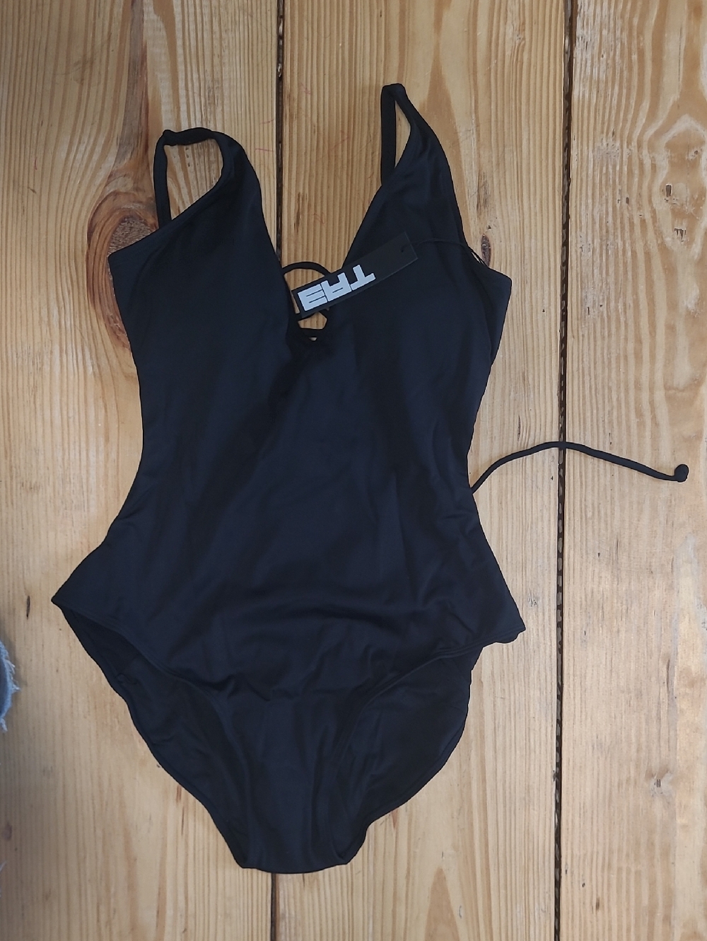 44. NWT  $175 STYLE PLUNGEY M SHORT